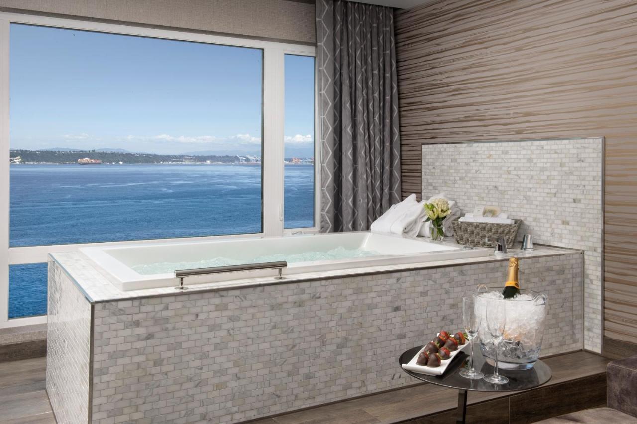 Silver Cloud Hotel Tacoma At Point Ruston Waterfront Exteriör bild